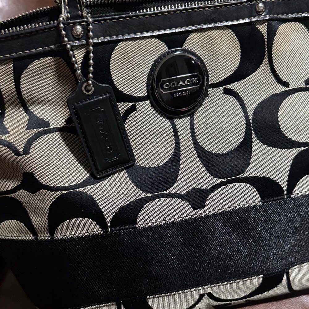 Coach Signature Black and Tan Tote - Picture 15 of 17